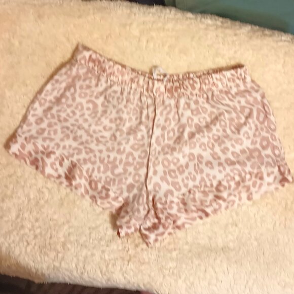 EUC ~ Victoria's Secret Cheetah Print Satin Sleep Shorts (Size:  Medium) - Picture 5 of 6